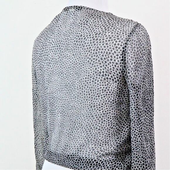 Diane Von Furstenberg Size 6 Svetlana Silk Wrap Blouse Black White - Picture 6 of 11